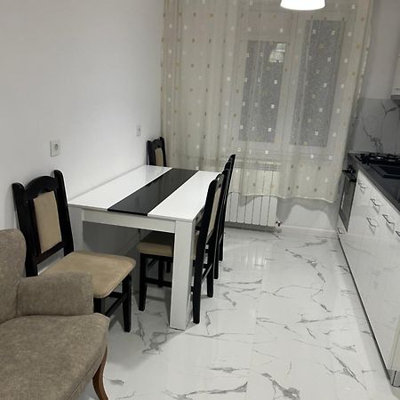 Apartament Central รึมนิคูวัลเจีย ภายนอก รูปภาพ