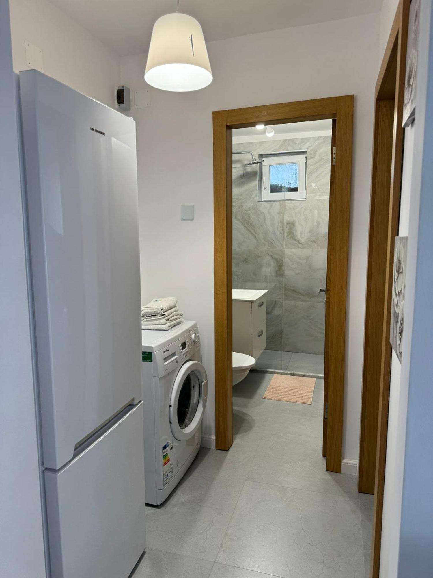Apartament Central รึมนิคูวัลเจีย ภายนอก รูปภาพ