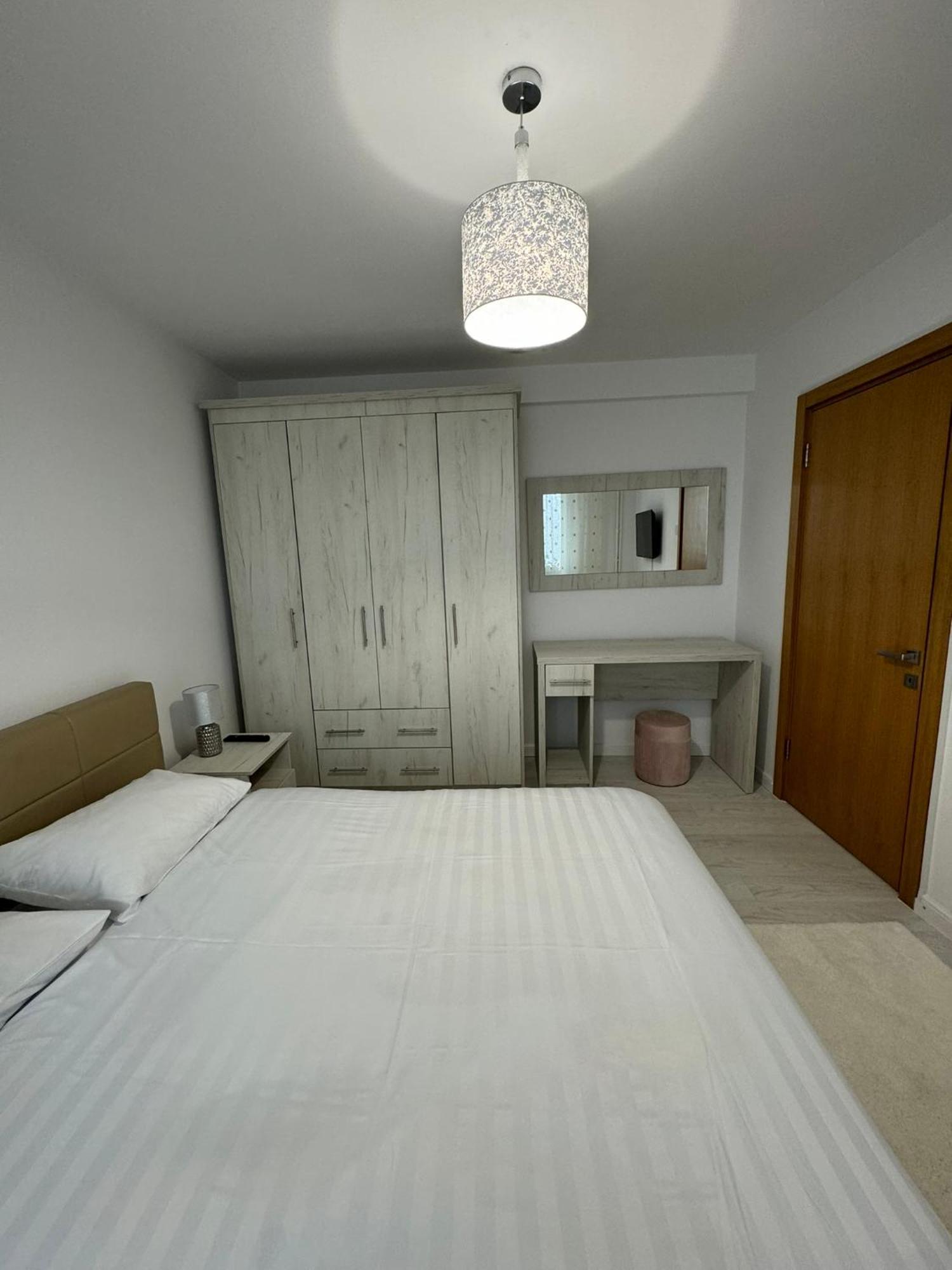 Apartament Central รึมนิคูวัลเจีย ภายนอก รูปภาพ
