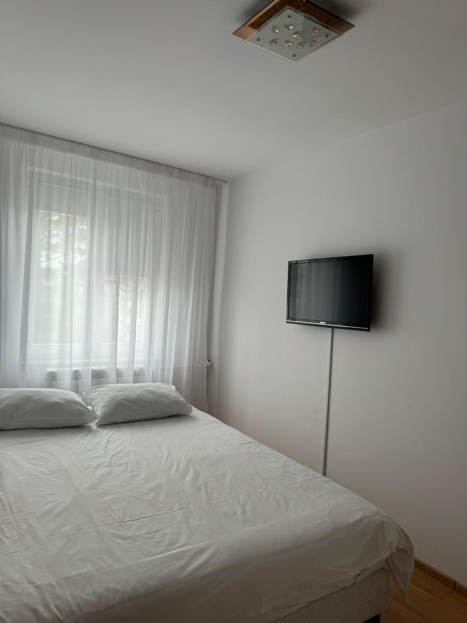 Apartament Central รึมนิคูวัลเจีย ภายนอก รูปภาพ