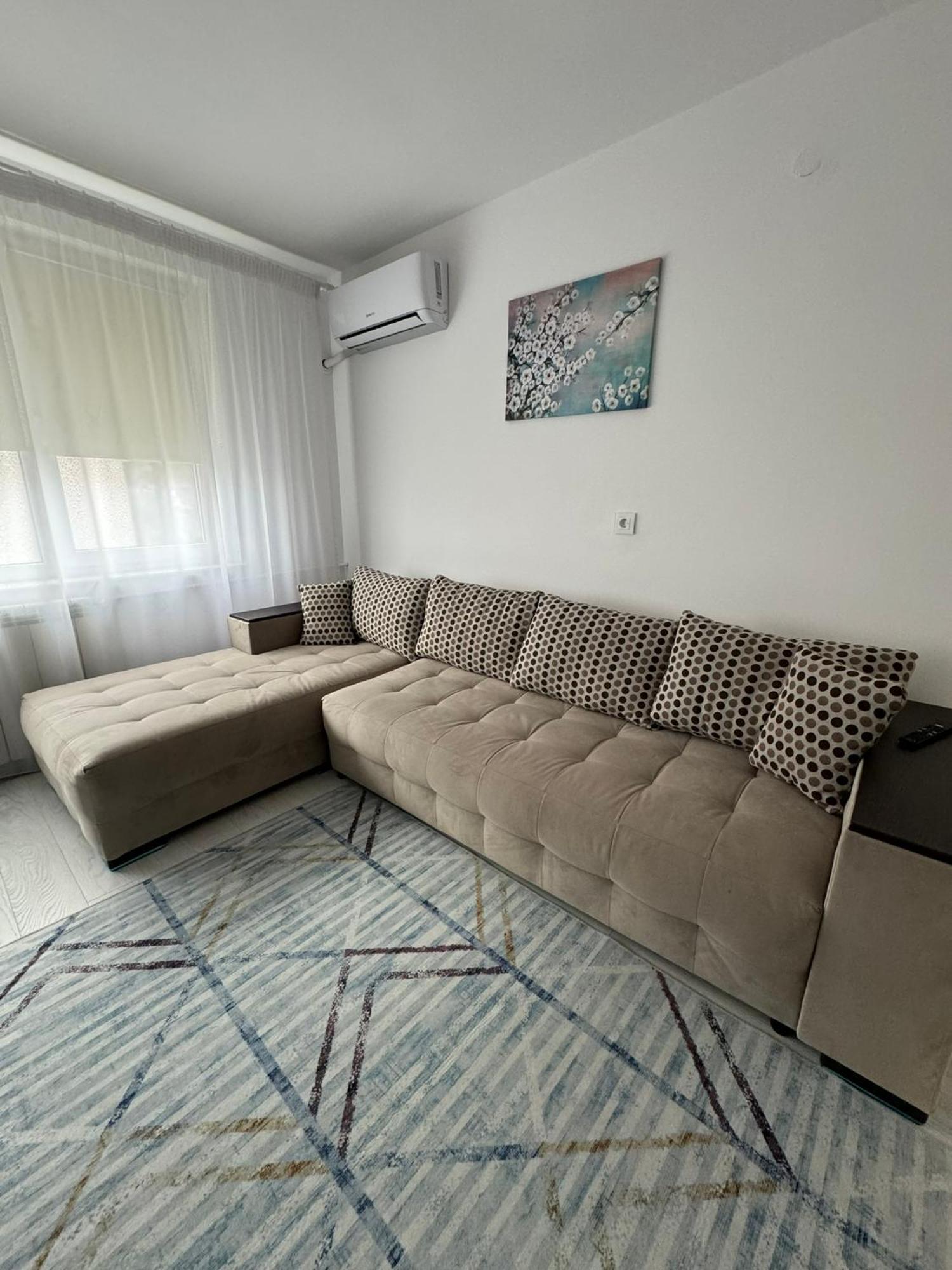 Apartament Central รึมนิคูวัลเจีย ภายนอก รูปภาพ