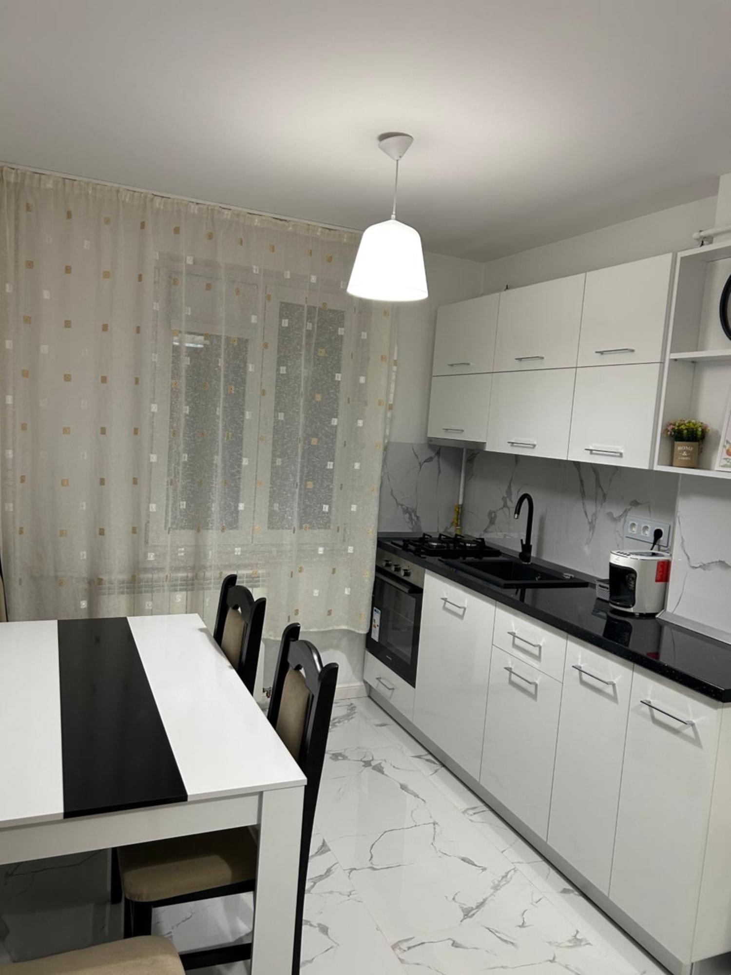 Apartament Central รึมนิคูวัลเจีย ภายนอก รูปภาพ