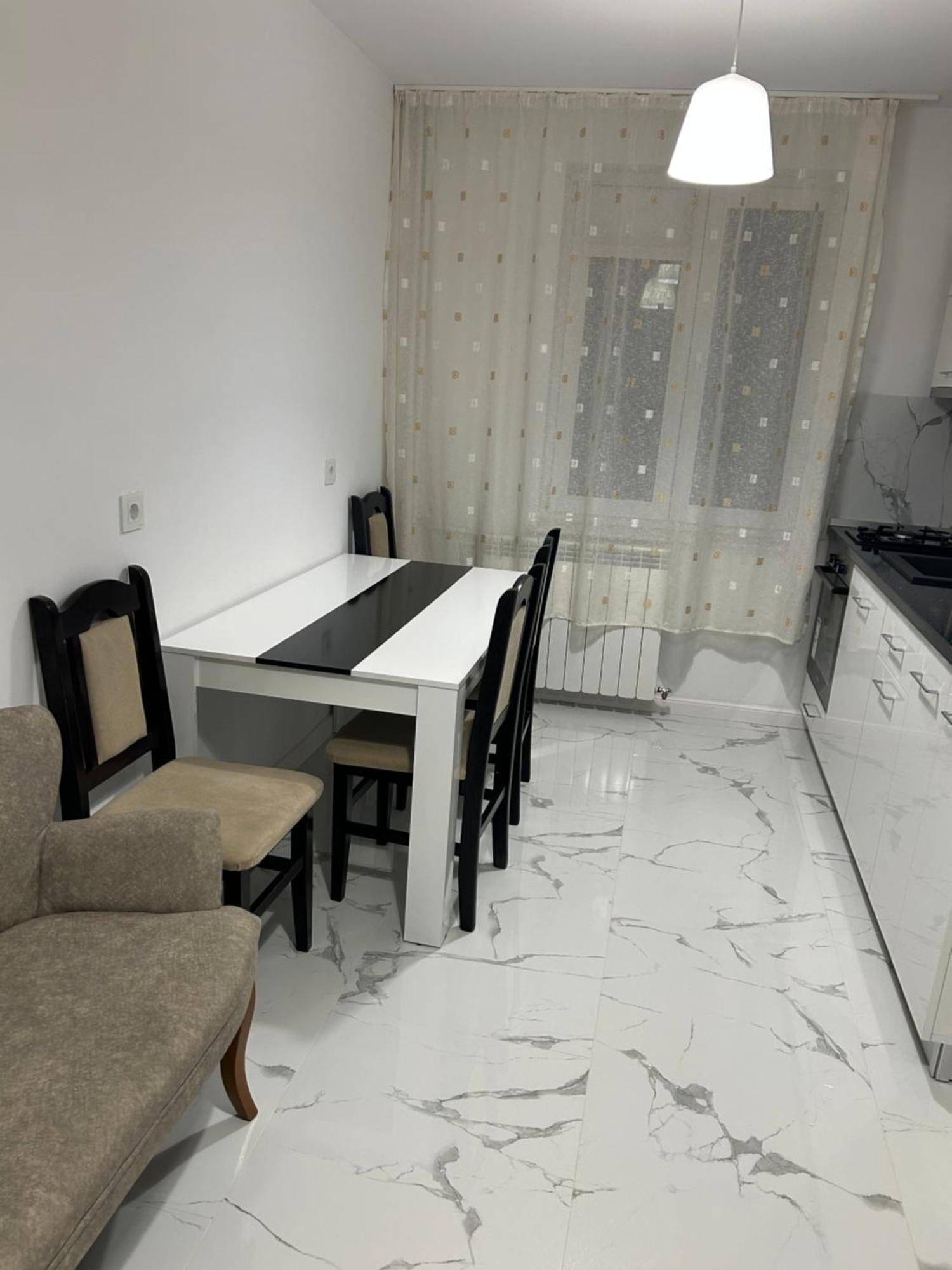Apartament Central รึมนิคูวัลเจีย ภายนอก รูปภาพ