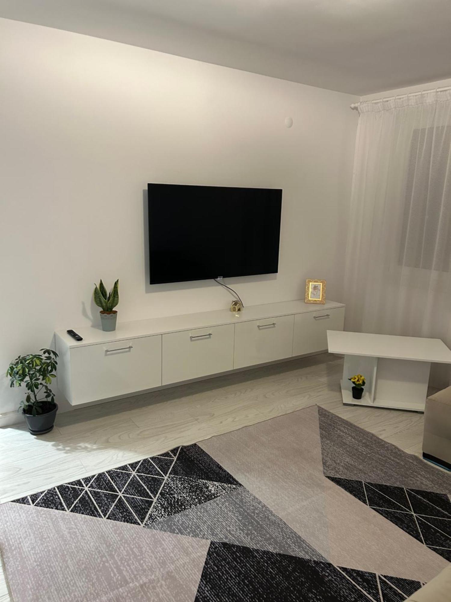 Apartament Central รึมนิคูวัลเจีย ภายนอก รูปภาพ